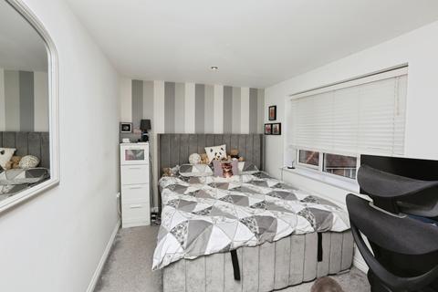 2 bedroom flat for sale, Firecracker Drive, Locks Heath, Southampton, Hampshire, SO31