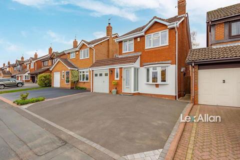 3 bedroom detached house for sale, Heath Farm Road, Stourbridge