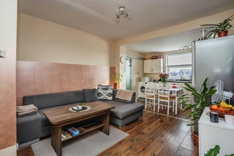 2 bedroom flat for sale, Waverley Road, Southsea, Hampshire, PO5