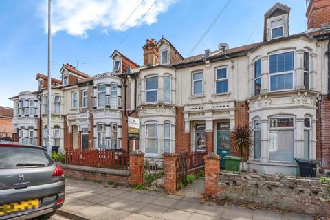 2 bedroom flat for sale, Stubbington Avenue, Portsmouth, Hampshire, PO2