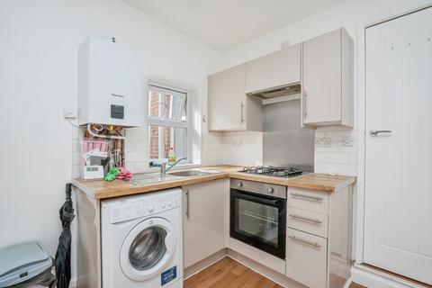 2 bedroom flat for sale, Somers Road, Southsea, Hampshire, PO5