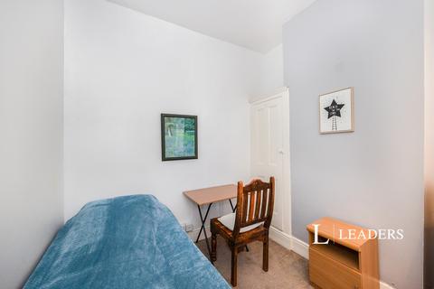 1 bedroom terraced house to rent, Winter Road, PO4