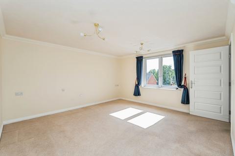 2 bedroom flat for sale, Bridge Road, Romsey, Hampshire, SO51