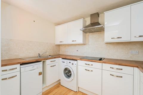 2 bedroom flat for sale, Bridge Road, Romsey, Hampshire, SO51
