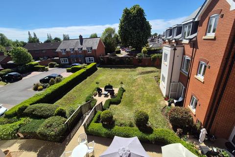 2 bedroom flat for sale, Bridge Road, Romsey, Hampshire, SO51