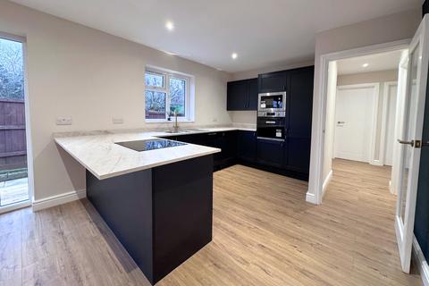 3 bedroom bungalow for sale, Cedar Crescent, North Baddesley, Southampton, Hampshire, SO52