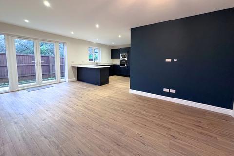 3 bedroom bungalow for sale, Cedar Crescent, North Baddesley, Southampton, Hampshire, SO52