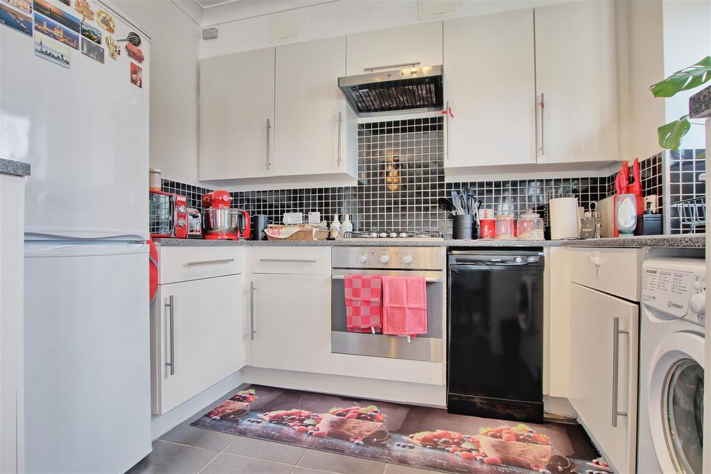 Kitchen 1.jpg