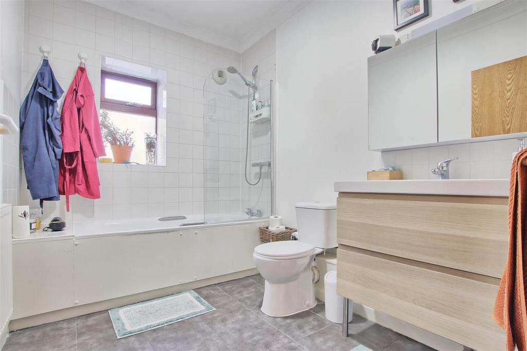 Bathroom.jpg