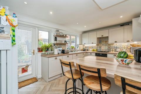 undefined, Chestnut Close, Romsey, Hampshire, SO51