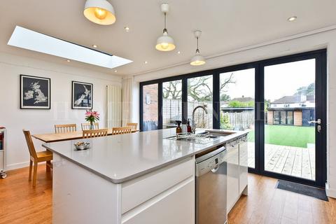 4 bedroom semi-detached house for sale, Wroxham Gardens, Potters Bar, EN6