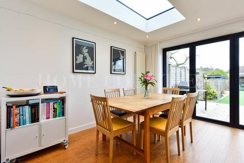 4 bedroom semi-detached house for sale, Wroxham Gardens, Potters Bar, EN6