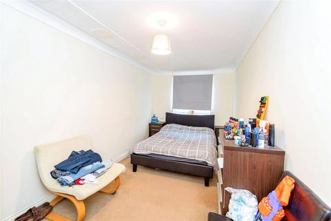 2 bedroom flat for sale, Portswood Road, Southampton, Hampshire, SO17