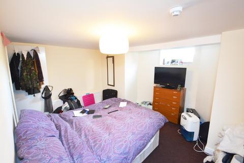 2 bedroom flat to rent, Egerton Road North, Manchester M21