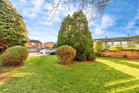 2 bedroom flat for sale, Winchester Road, Southampton, Hampshire, SO16