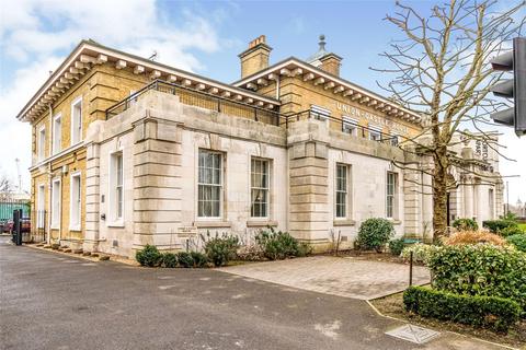 Canute Road, Southampton, Hampshire, SO14