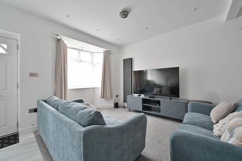 3 bedroom terraced house for sale, Arthur Street, Bushey, WD23
