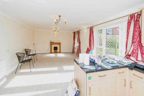 2 bedroom flat for sale, Rollesbrook Gardens, Southampton, Hampshire, SO15