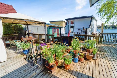 undefined, Pettinger Gardens, Southampton, Hampshire, SO17