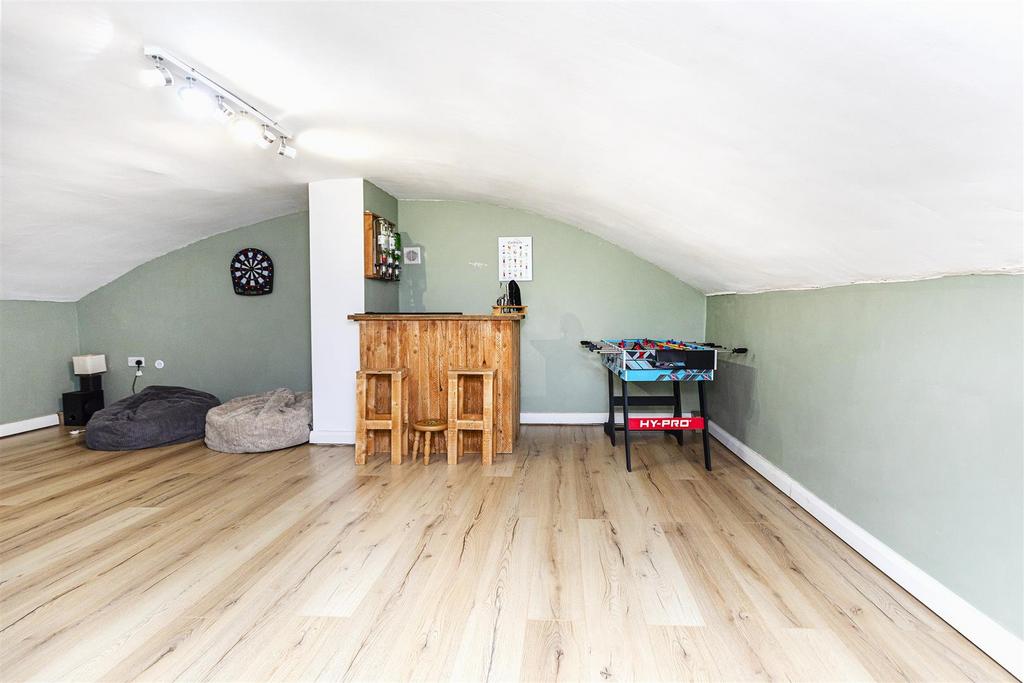 Bramleys Estate Agents - Far Common Road - Mirfiel