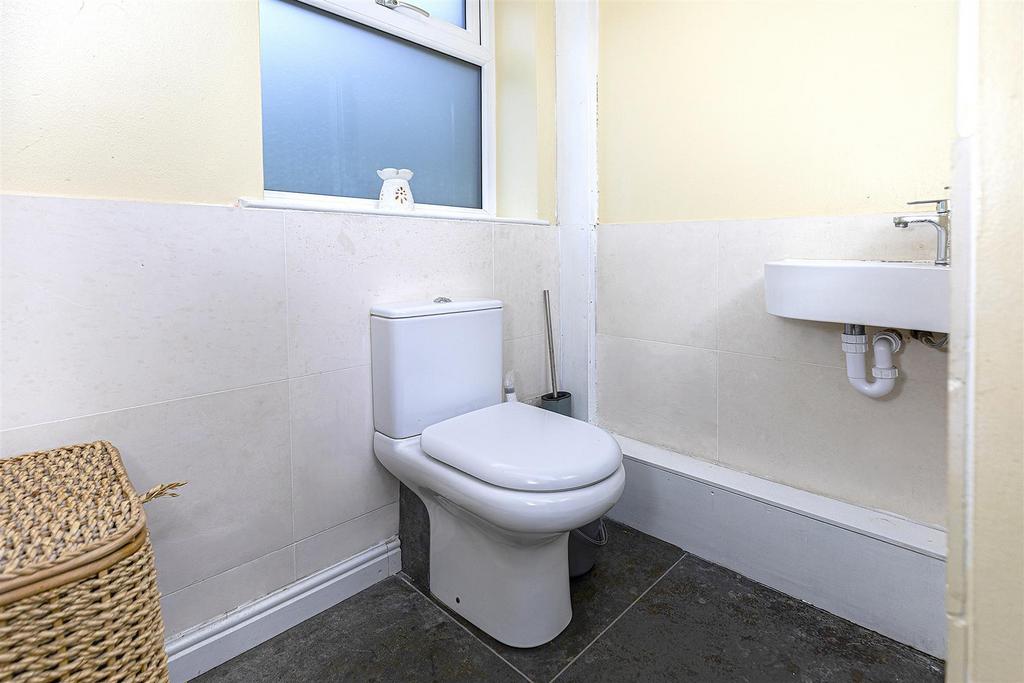 Bramleys Estate Agents - Far Common Road - Mirfiel