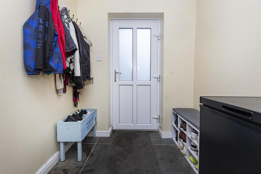 Bramleys Estate Agents - Far Common Road - Mirfiel