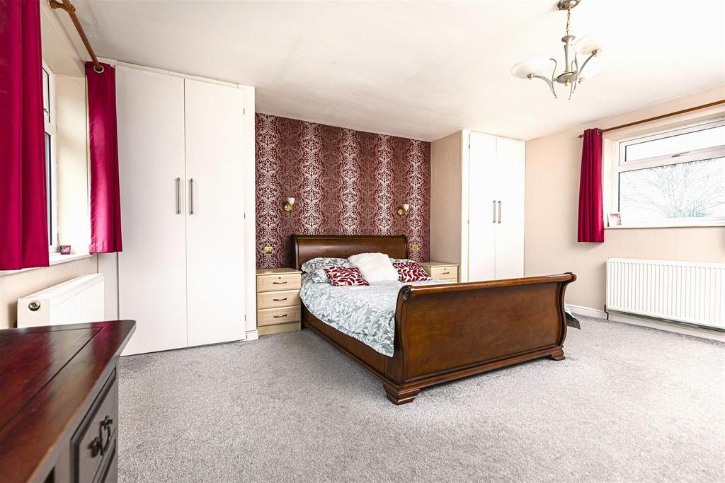 Bramleys Estate Agents - Far Common Road - Mirfiel