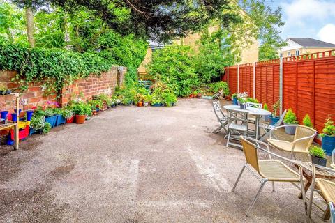 undefined, Hill Lane, Southampton, Hampshire, SO15