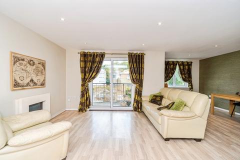 2 bedroom flat for sale, Lower Canal Walk, Southampton, Hampshire, SO14