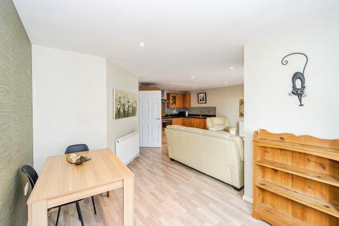 2 bedroom flat for sale, Lower Canal Walk, Southampton, Hampshire, SO14