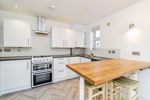 2 bedroom flat for sale, Hill Lane, Southampton, Hampshire, SO15