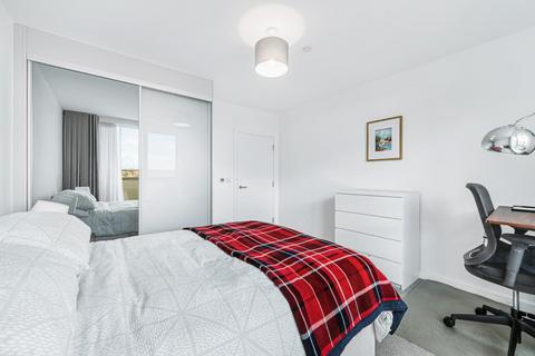 undefined, Avenue Road, Acton