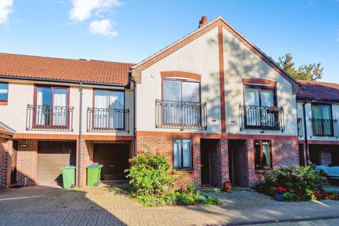 Mayfair Gardens, Southampton, Hampshire, SO15