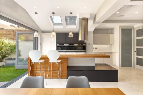 3 bedroom terraced house for sale, Sabine Road, London, SW11