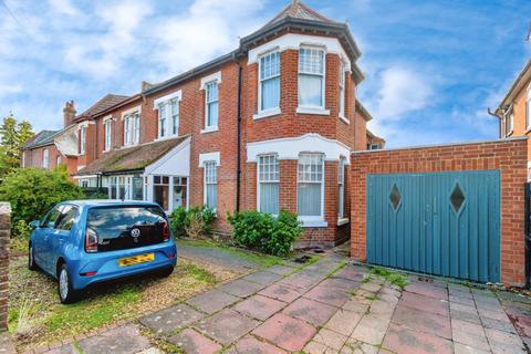 2 bedroom flat for sale, Welbeck Avenue, Southampton, Hampshire, SO17