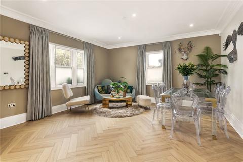 undefined, Battersea Park Road, London, SW11