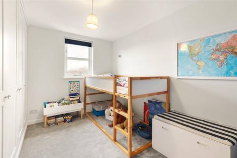 4 bedroom terraced house for sale, Knowsley Road, London, SW11