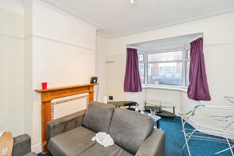 4 bedroom terraced house for sale, Milton Road, Polygon, Southampton, Hampshire, SO15