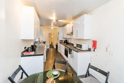 4 bedroom terraced house for sale, Milton Road, Polygon, Southampton, Hampshire, SO15