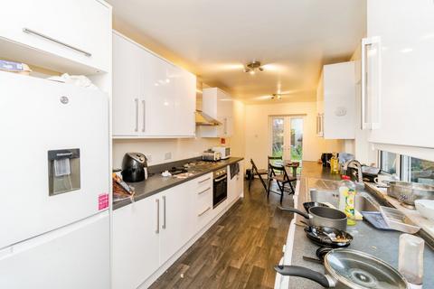 4 bedroom terraced house for sale, Milton Road, Polygon, Southampton, Hampshire, SO15