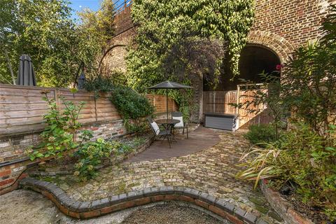 3 bedroom terraced house for sale, Eversleigh Road, London, SW11
