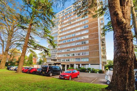 2 bedroom flat for sale, Bassett Avenue, Southampton, Hampshire, SO16