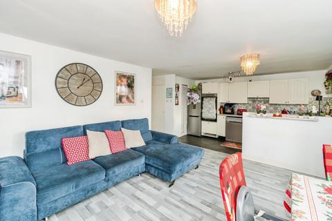 2 bedroom flat for sale, Bassett Avenue, Southampton, Hampshire, SO16