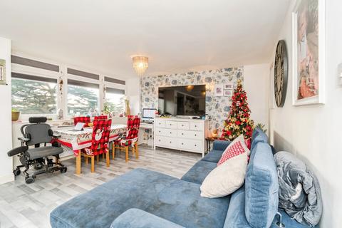 2 bedroom flat for sale, Bassett Avenue, Southampton, Hampshire, SO16