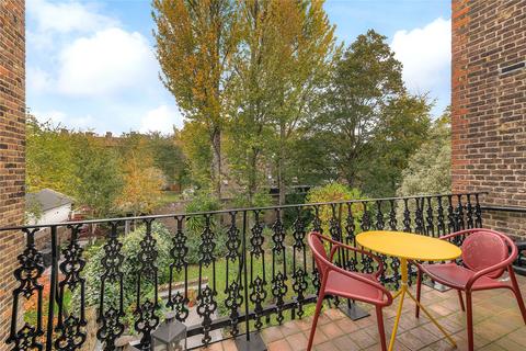 3 bedroom flat for sale, Wilberforce House, Clapham Common North Side, Clapham, London, SW4