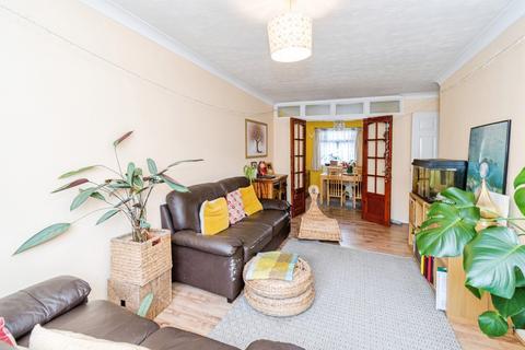undefined, Whitehouse Gardens, Regents Park, Southampton, Hampshire, SO15