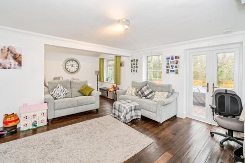 3 bedroom end of terrace house for sale, Goldcrest Gardens, Lordswood, Southampton, Hampshire, SO16