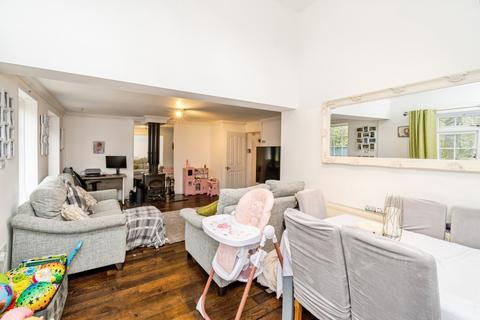 3 bedroom end of terrace house for sale, Goldcrest Gardens, Lordswood, Southampton, Hampshire, SO16