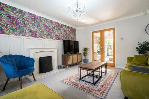 4 bedroom detached house for sale, The Holdens, Hall Green
