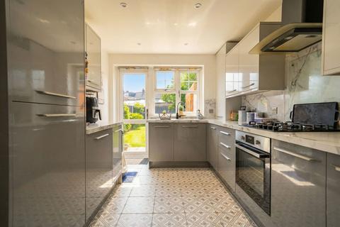 4 bedroom detached house for sale, The Holdens, Hall Green